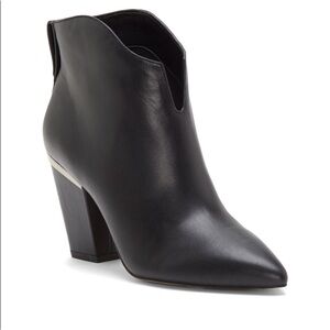 Like-new 1. State Black Leather Ankle Booties size 7.5